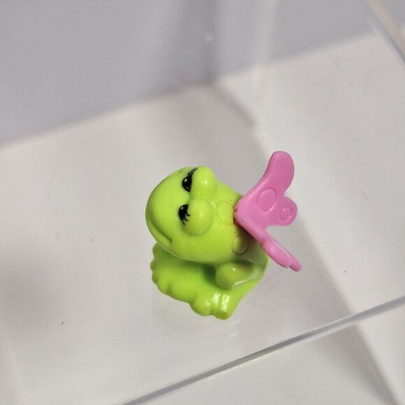 Barbie Fairytopia Frog Enchanted Meadows Figure  Pink Butterfly Wings - Picture 7 of 11
